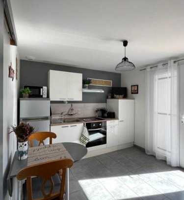 Saintes-Maries-de-la-Mer Apartment | Appt calme ensoleillé fonctionnel