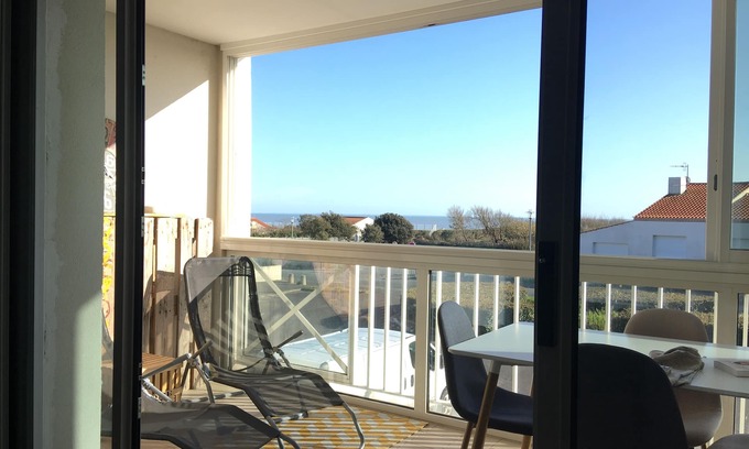 La Tranche-sur-Mer Apartment | Appt sea view at foot of grouin du cou lighthouse. La tranche sur mer