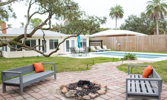 St. Augustine House | APRIL DISCOUNT! Coquina Cove Heated Pool Home by Beach & Downtown