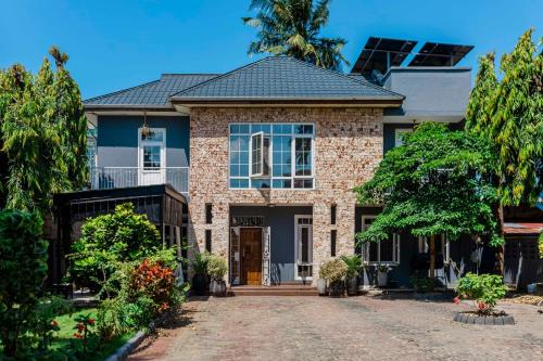 Mwananyamala Apartment | April House