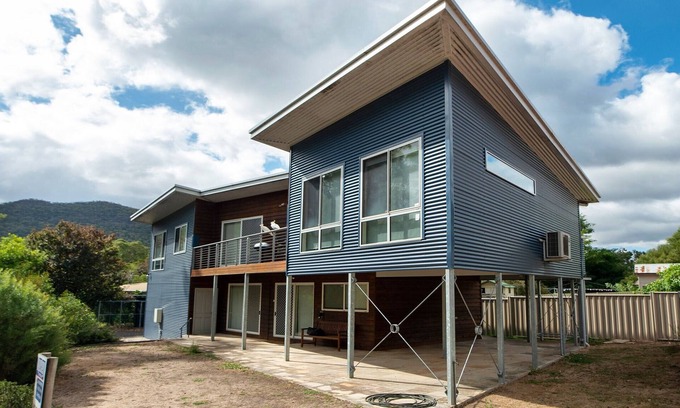 Halls Gap House | Apsley Retreat, 3br/2bth Modern Luxury in the Heart of Halls Gap