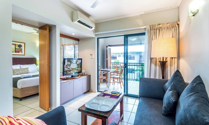 Parramatta Park Apartment | Apt 1194 self contained Southern Cross Cairns central and close to any amenities
