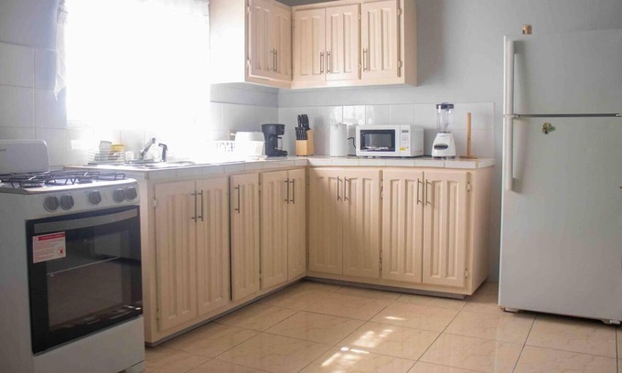 Potters Village Apartment | Apt 2 Stylish 2 bed Cosy and Comfortable