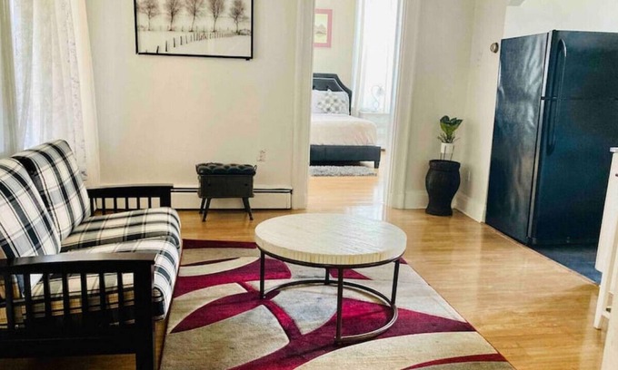 CUF House | Apt #3 · Clean and simple one bed room apt around Otr/UC