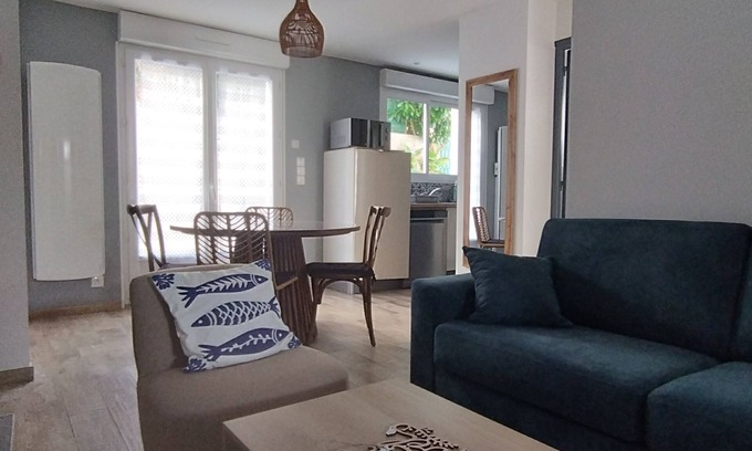 Royan Apartment | Apt 4 pers, classified 3*, 3 min walk to the market and 10 min to the beach