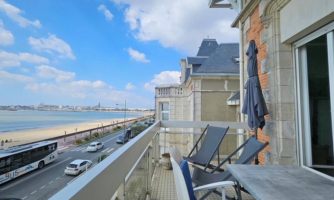 Royan Apartment | Apt 5 pers, sea view, elevator, parking