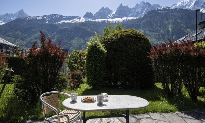 Chamonix City Centre Apartment | Apt du Brevent ski in/ski out, Chamonix, France