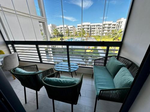 Bouznika Apartment | APT Luxueux à 5 min de la Plage avec accès Piscine