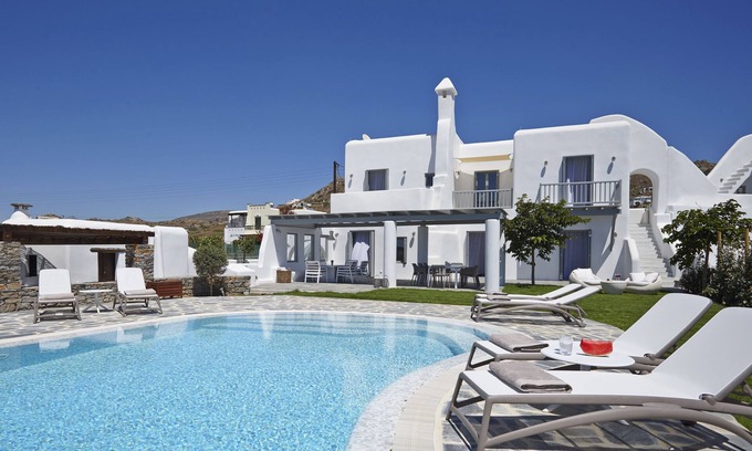 Maragas Villa | Aqua Breeze North Villa on the beach