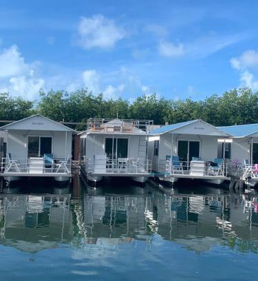Key West Hotel | Aqua Lodges At Hurricane Hole Marina