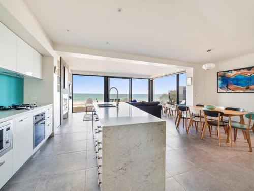 Port Fairy Apartment | Aqua Mist Seascape