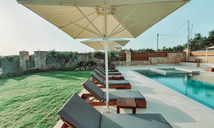 Gargaliani House | Aqua-tastic Getaway, Marathopoli's Poolside Gem