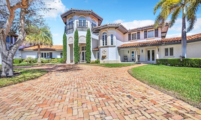 East Fort Lauderdale House | Aqua Vista Waterfront Mansion