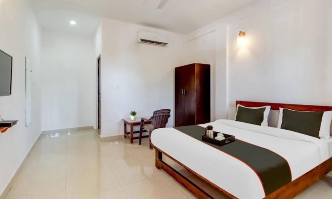 Morjim Hotel | Aqua Wave by YogiTree Hotels