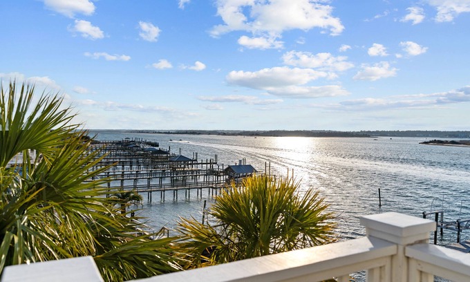 South End House | Aquarium #159 - Soundfront Home on Wrightsville Beach w/Private Dock!