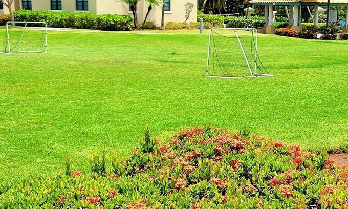 Las Carreras Apartment | Aquatika Beach Resort Garden Apt for 8 people!