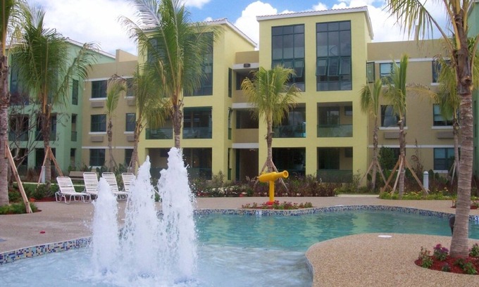 Ocean Park Villa | *Aquatika Resort! Beautifull Beach Penthouse! 5 Pools & 3 Jacuzzis*