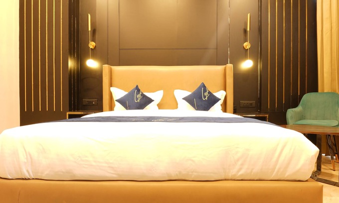 Noida Hotel | Aquila Grand Suites