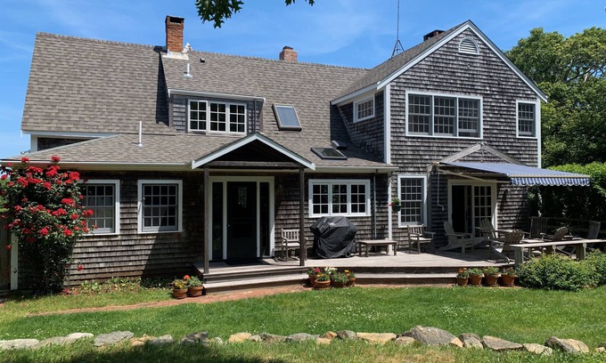 Aquinnah House | Aquinnah Skye Ln:Private Custom Post & Beam,Walk to Beach,Water View,Central A/C