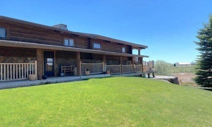 Cody House | Arabian Lane Lodge Out of Town Getaway