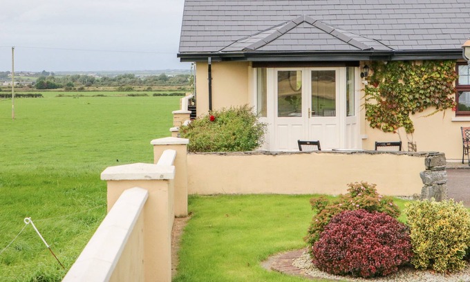 Abbeydorney Cottage | ARAS UI DHUILL, pet friendly in Abbeydorney, County Kerry