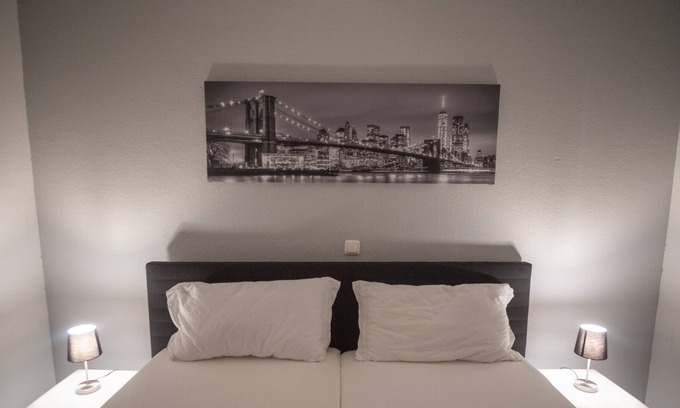 Großwiederitzsch Apartment | ♛Arbeitsplatz★Balkon★Tiefgarage★Nähe neue Messe♛