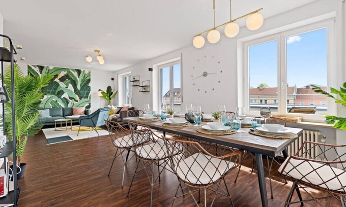 Innenstadt Apartment | Arbio I Penthouse Augsburg with Jacuzzi