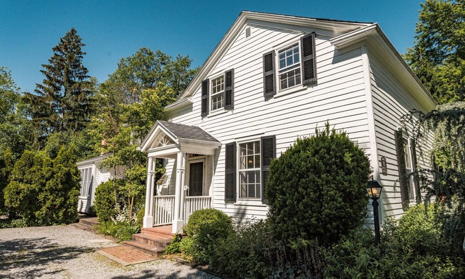 Old Town Historic District House | Arbour House, 1830 Historic Home