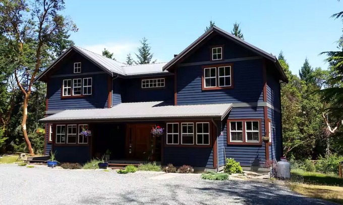 Regional District of Nanaimo Bed & Breakfast | Arbutus Room