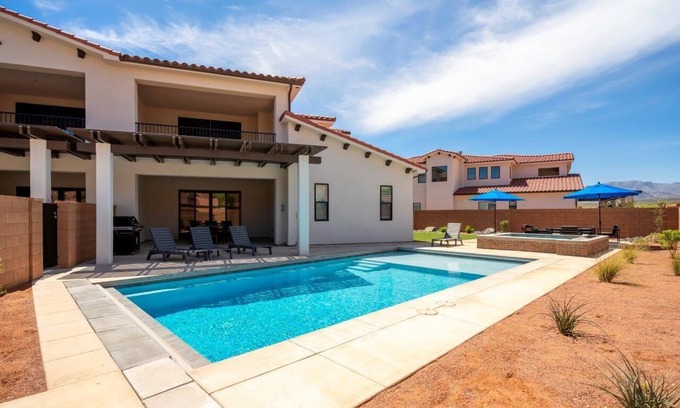 Santa Clara House | Arcadia 66 + 67 | TWO POOLS + HOT TUBS + ARCADES + POOL TABLES