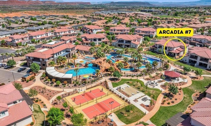 Santa Clara House | Arcadia 7 | Best Poolside Location * Patio BBQ * Games * Balcony Views