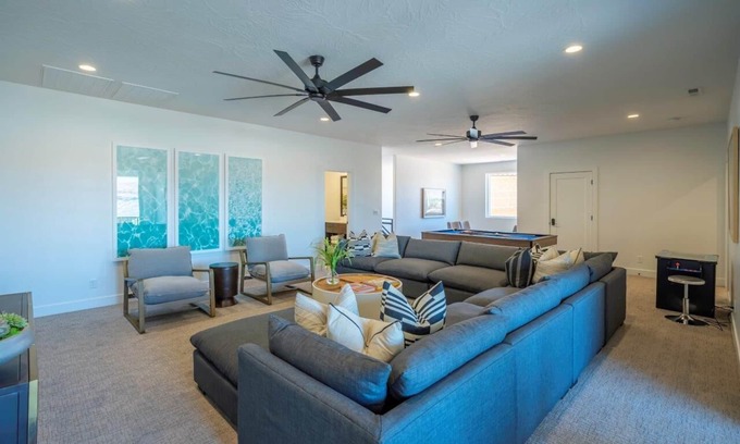 Santa Clara House | Arcadia 70 | Private Hot Tub * Arcade * Pool Table