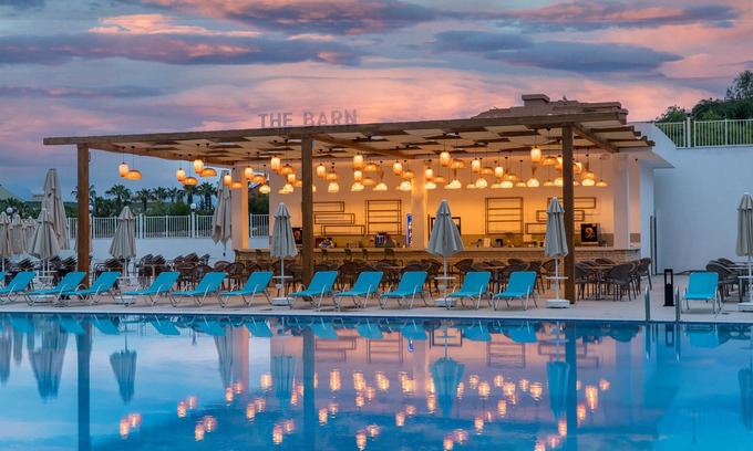 Side Hotel | Arcanus Hotels Trendline Side