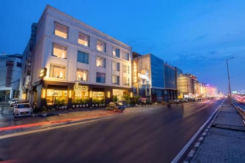 South West Hotel | Arch The Lohias