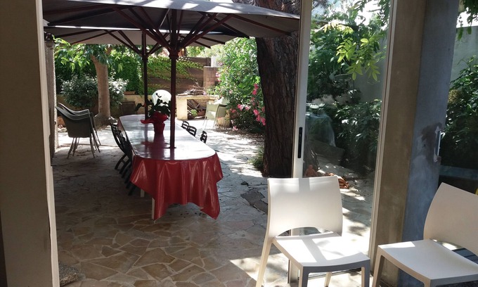 Les Arenes Villa | Architect-designed house for rent in Canet-en-Roussillon, 10-minute walk from the beach