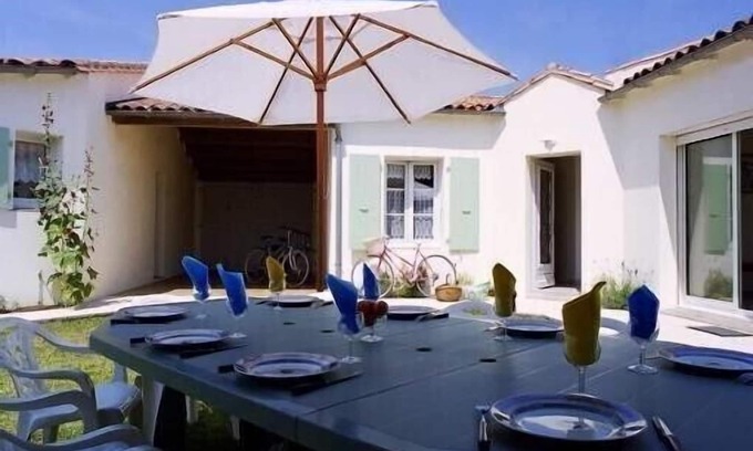 Saint-Martin-de-Re Villa | Architect-designed villa in saint-martin intra-muros 165 m3