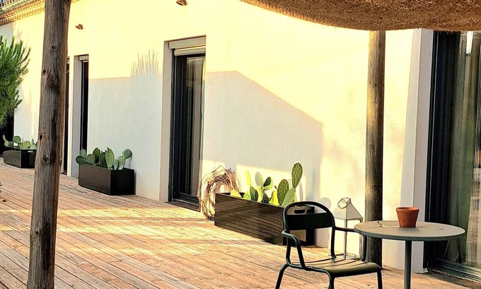Saint-Siffret House | Architect-designed house for nature lovers. Heated pool.
