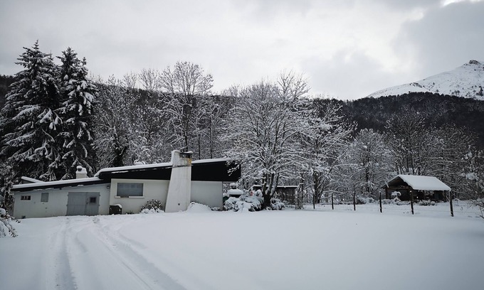 Campan House | Architect-designed house with 2500m2 enclosed garden