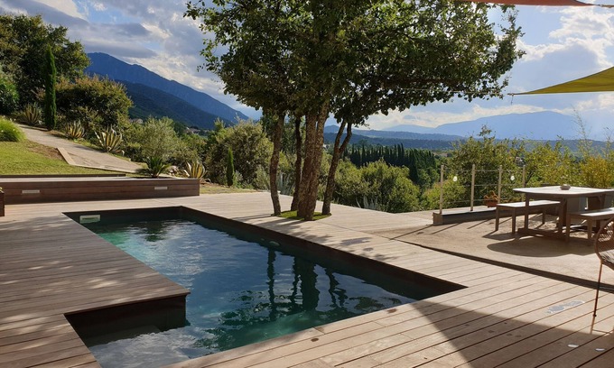 Rigarda Villa | Architect-designed house with panoramic view