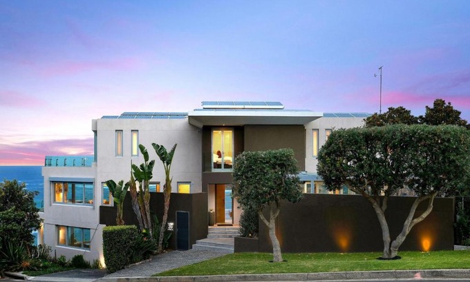 Maroubra Villa | Architect Designed Oceanfront Dream Home