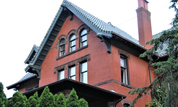Downtown Minneapolis House | Architect's Brownstone Mansion 5B5B, Porch, Garden