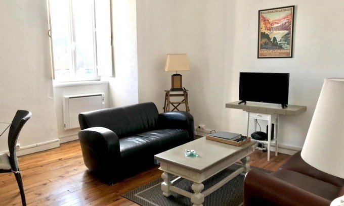 Salies-de-Bearn Apartment | Arcolan T2 meublé équipé 55m2