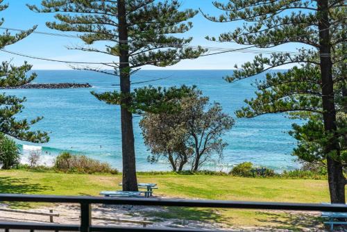 Yamba Apartment | Arcoola 1 - Overlooking Main Beach