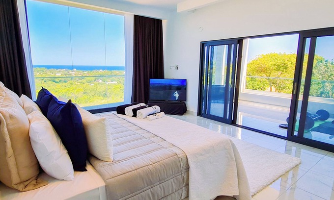 Lopes Hotel | ARCRISTAL - PRESIDENTS VILLA