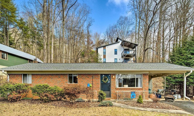 Royal Pines House | Arden Bungalow w/Fire Pit: Near Lake Julian Park