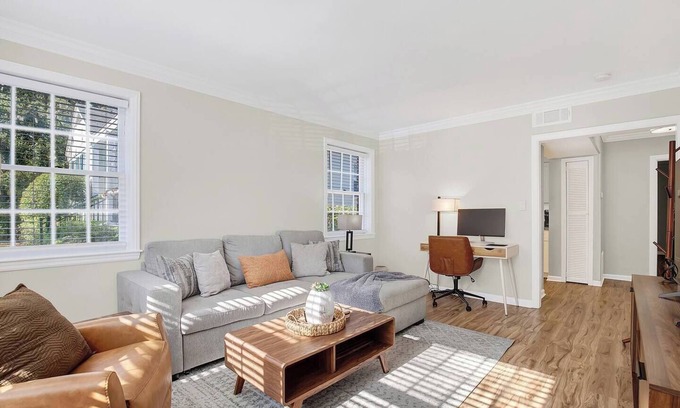 Midtown Apartment | Ardsley Upscale Living Unit #2