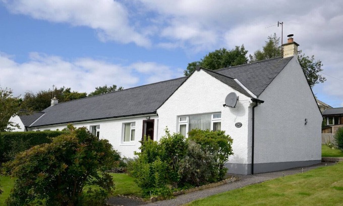 Oban Cottage | Ardview Cottage in Dunbeg