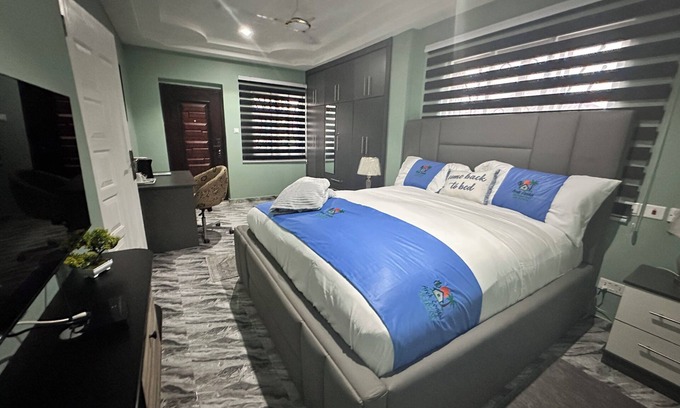 Accra House | Arek Condos- Your Charming Tropical Home Away from Home in the Heart of Accra.