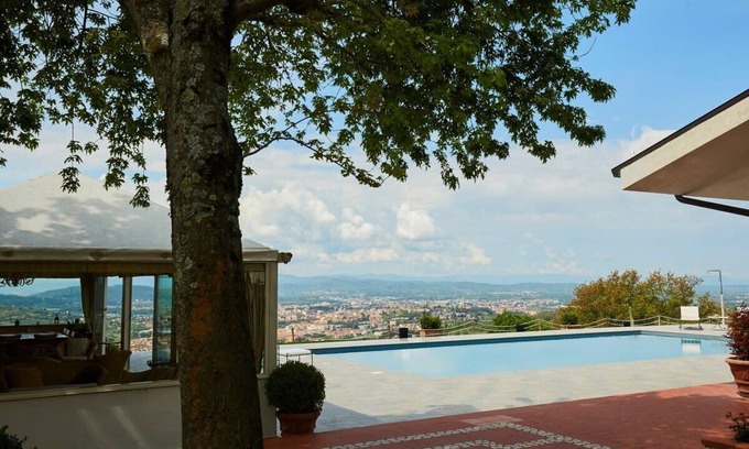 Quartiere XXIV Don Bosco Villa | Arezzo villa Summary: