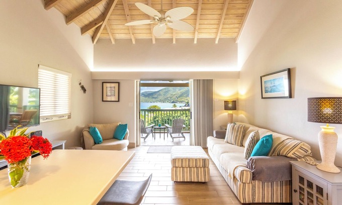 West End Apartment | ARIBA - stylish condo w/ocean views, walk to beach & restaurants in Long Bay